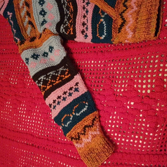 Hand knitted Cardigan/Sweater - Picture 4 of 6